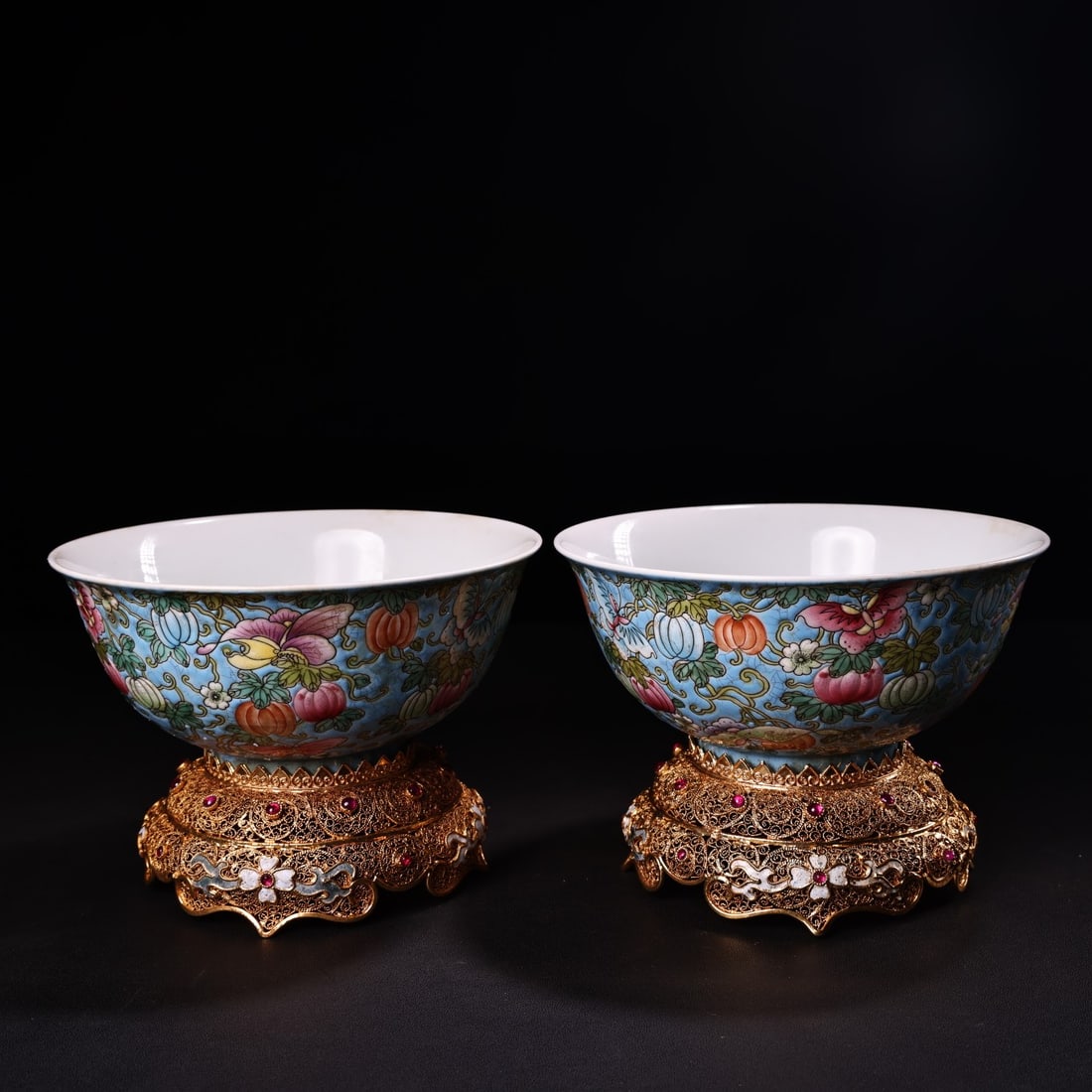 A pair of rare Qing Dynasty imperial court-collected sterling silver filigree and gilt-gilt base (1 of 8)