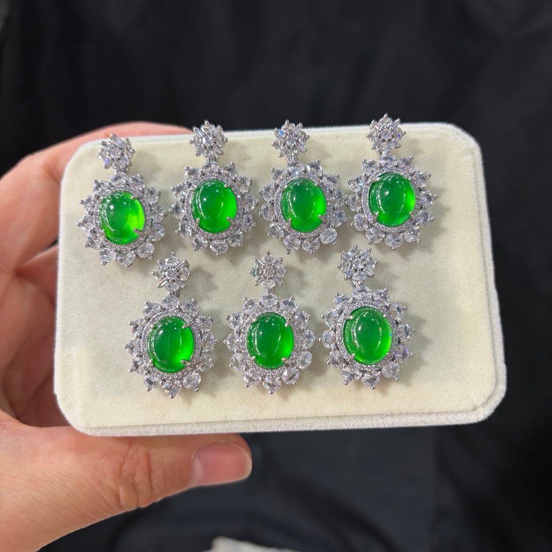 Jadeite cabochon pendant: Jadeite cabochon pendant Provenance:from the collection of George Stopher, Kent, purchased from P&M Waldo Antiques, London. Our cooperative logistics services provider expertly handles both domestic a