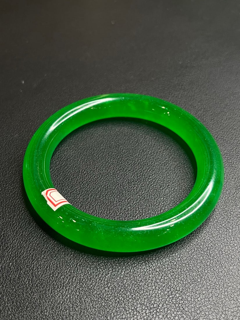 High-grade imperial green jadeite bangle (1 of 5)