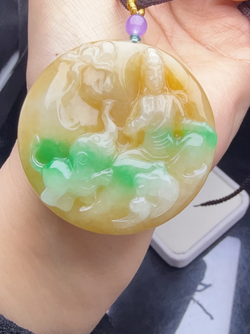 Jadeite Tricolor "Samantabhadra Bodhisattva": This tricolor jadeite "Samantabhadra Bodhisattva" is of top-quality, with fine texture, exquisite three-dimensionality, thick and full appearance, and is flawless without any cracks.