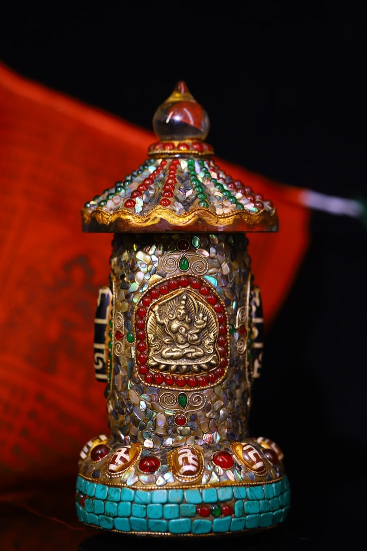 Tibetan crystal carvings and inlaid jewels stupas: Tibetan crystal carving, inlaid with dzi beads, gemstone stupa, 18 cm high, 9 cm wide, weighing approximately 1100g. Provenance:Private collection from a professor in Newcastle University. Our coopera