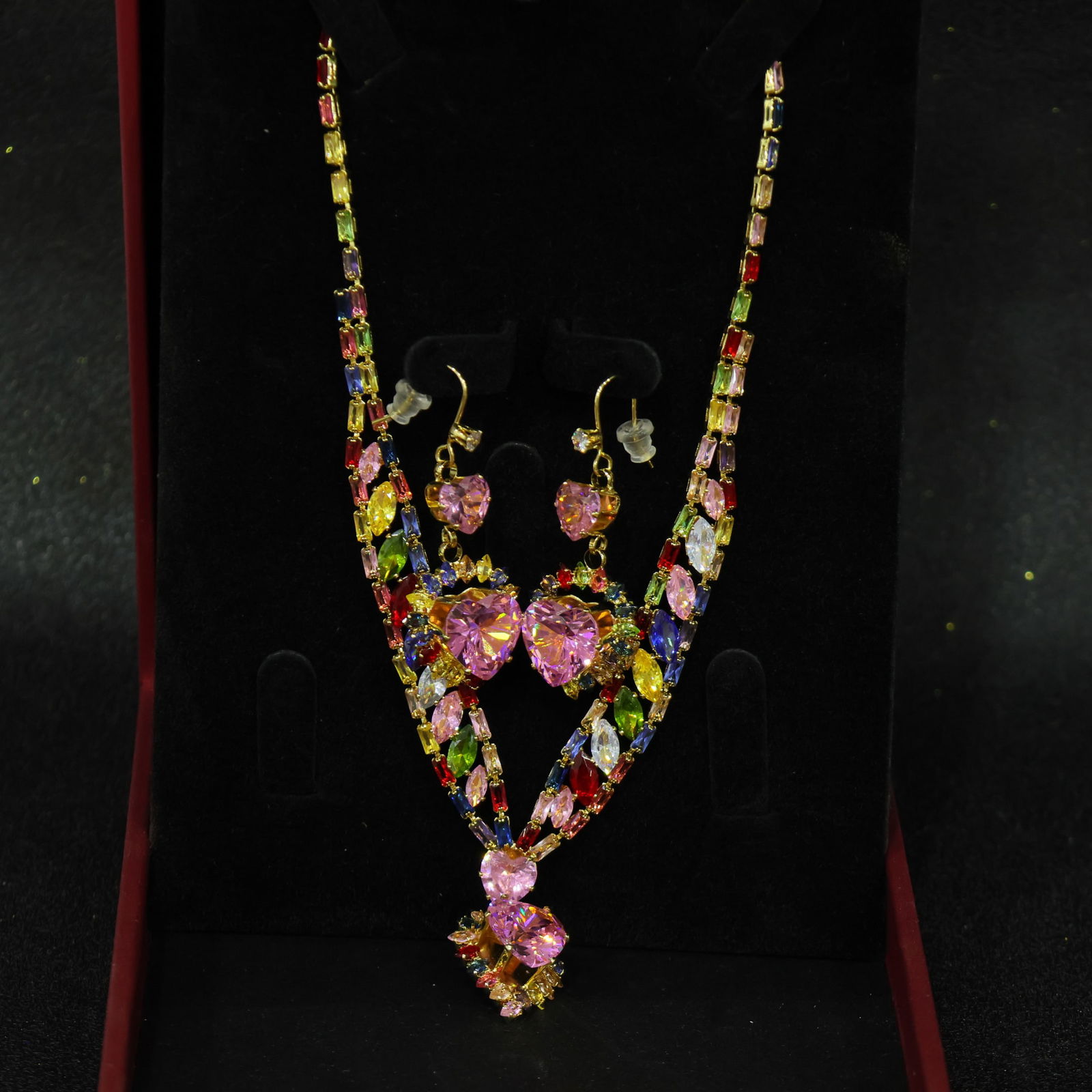 Perfectly crafted high-quality icy diamond necklace set (two pieces): Perfectly crafted high-grade icy diamond necklace set (two pieces). The base is pure, rich, clean, and transparent with strong fluorescence and excellent rigidity. It is icy and translucent, a true ic