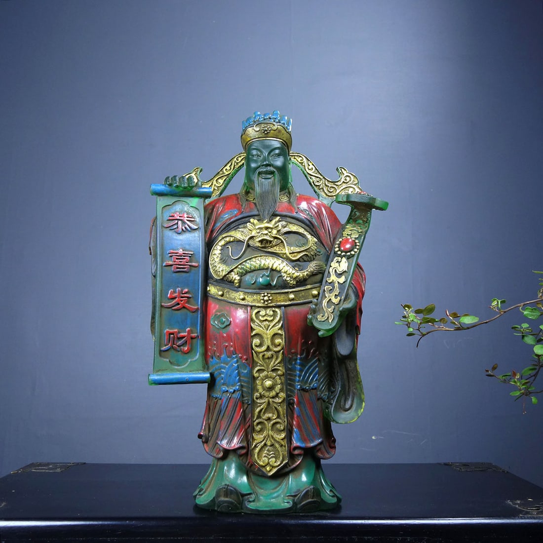 Antique gilt glass Buddha statue and God of Wealth from the old collection: An antique gilt-glass Buddha statue (God of Wealth) from a previous collection. Dimensions: Length 14cm, Width 7cm, Height 23cm. Weight: 1900g. Provenance:Private collection from a professor in Univer