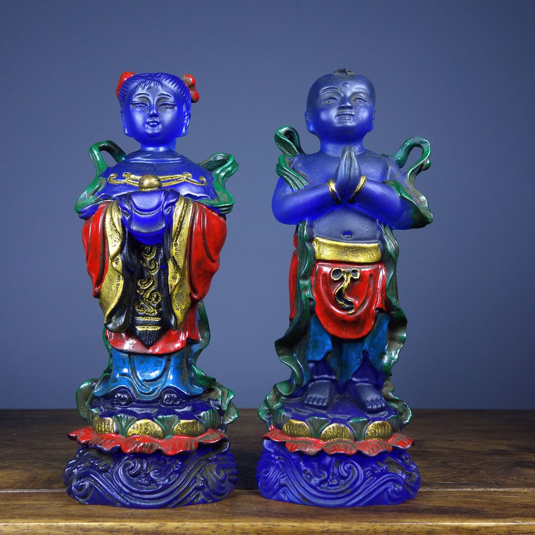 Ancient Collection of Gilded Glass Buddha Statues of Boys and Girls: Antique gilt-glass Buddha statues (boy and girl) from a collection. Dimensions: Length 7.5cm, Width 6.5cm, Height 20cm. Weight: 1870g (total). Provenance:Private collection from a professor in Univers