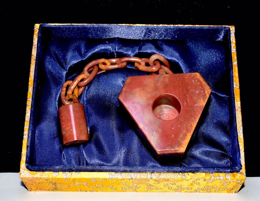 Old Collection of Antique Shoushan Stone Seals: This is a set of antique Shoushan stone seals, made from original stones and in their natural color. Exquisitely hand-carved with unique and lifelike details, these seals are in excellent condition. M