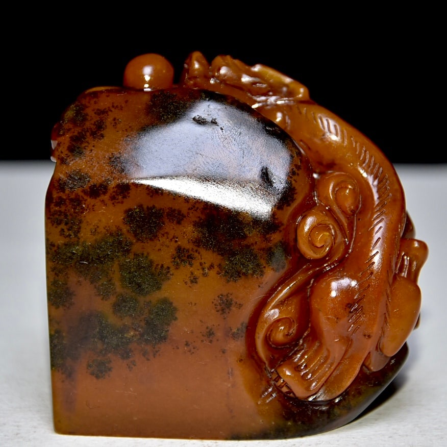 Rare Shoushan stone seal with waterweed and frozen Tianhuang stone (1 of 9)