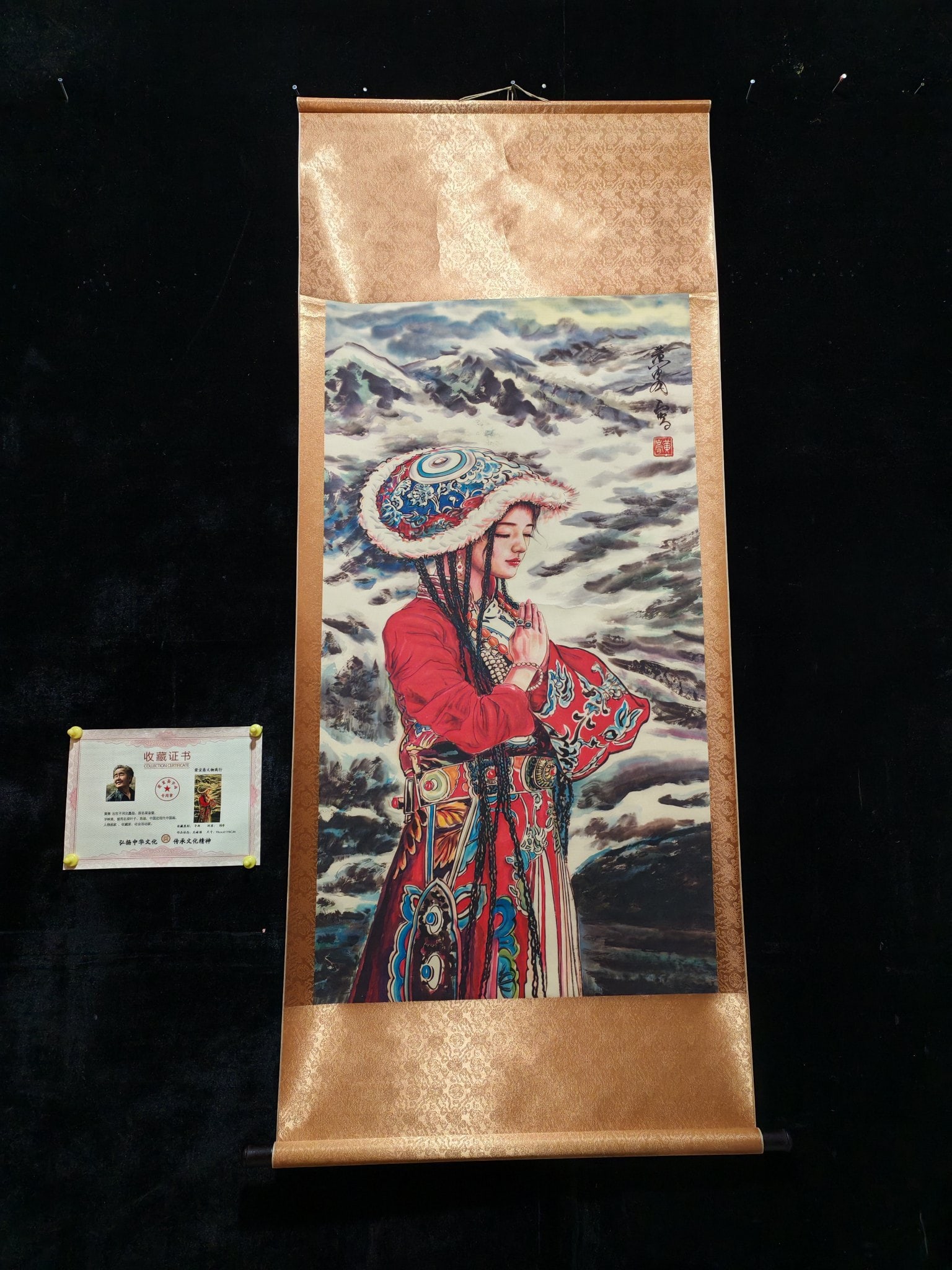 Huang Zhou prays for blessings (1 of 9)