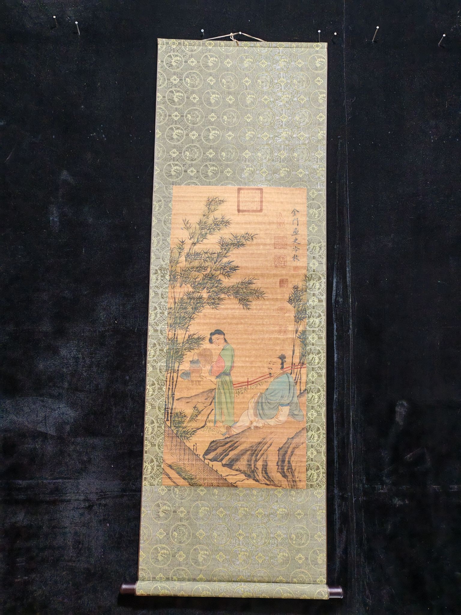 Leng Mei Characters: Hand-painted three-foot hanging scroll: Portrait (actual photograph) Artist: Leng Mei Material: Xuan paper Mounting Size: 162 x 53 cm Painting core size: 89 x 41 cm Provenance:Private collection from