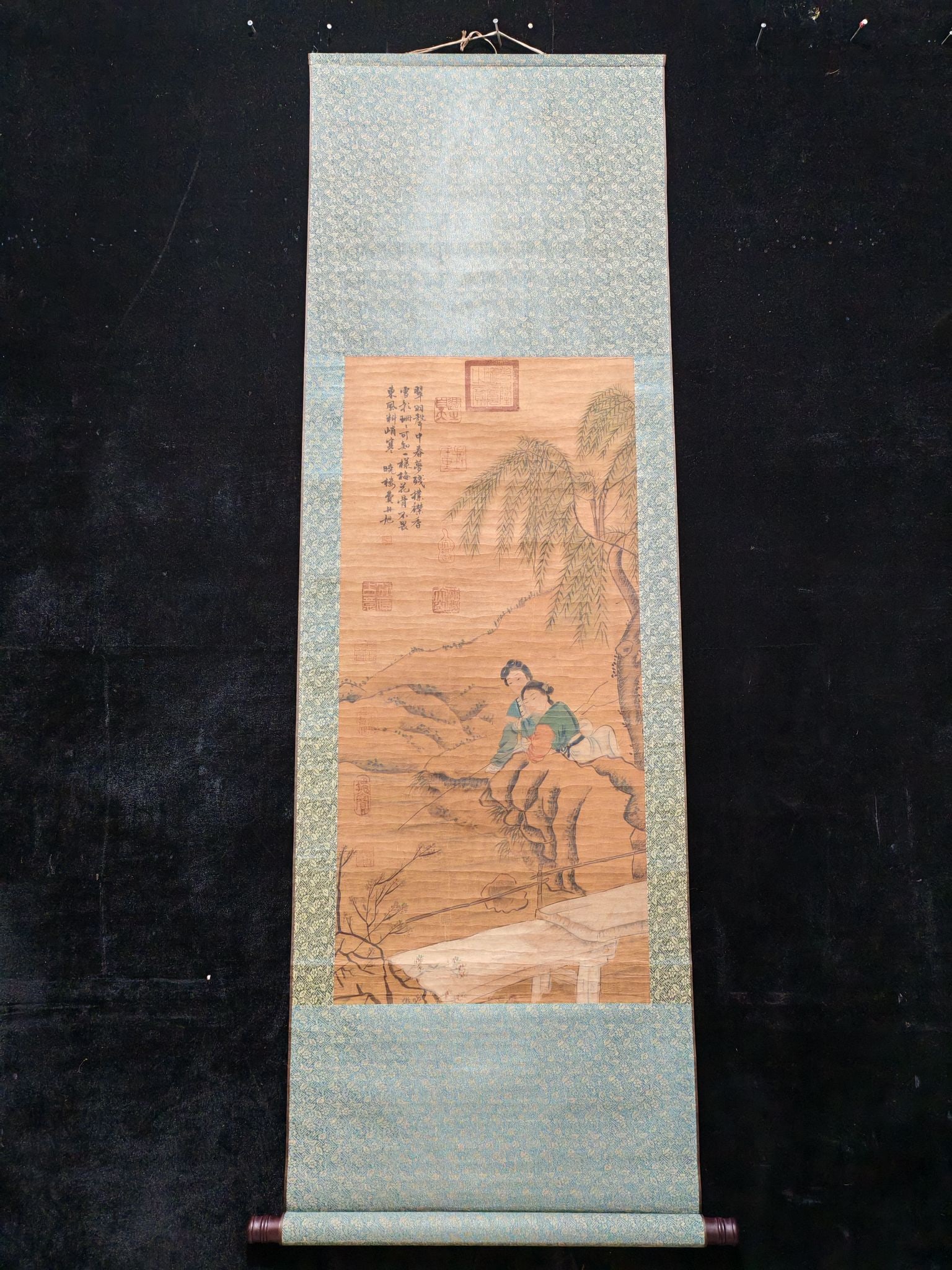 Fei Danxu's Profile: Hand-painted three-foot hanging scroll: Portrait (actual photograph) Artist: Fei Danxu Material: Xuan paper Mounting Size: 162 x 53 cm Painting core size: 89 x 41 cm Provenance:From an old private col