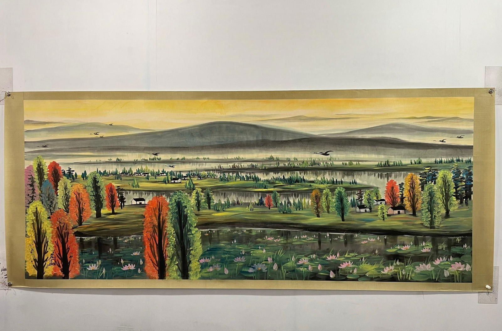 Lin Fengmian's exquisite hand-painted paper paintings, measuring 12 feet in length.: A fine hand-painted scroll by Lin Fengmian, measuring 4 x 1.6 meters on paper. Provenance:from the collection of George Stopher, Kent, purchased from P&M Waldo Antiques, London. Our cooperative logist