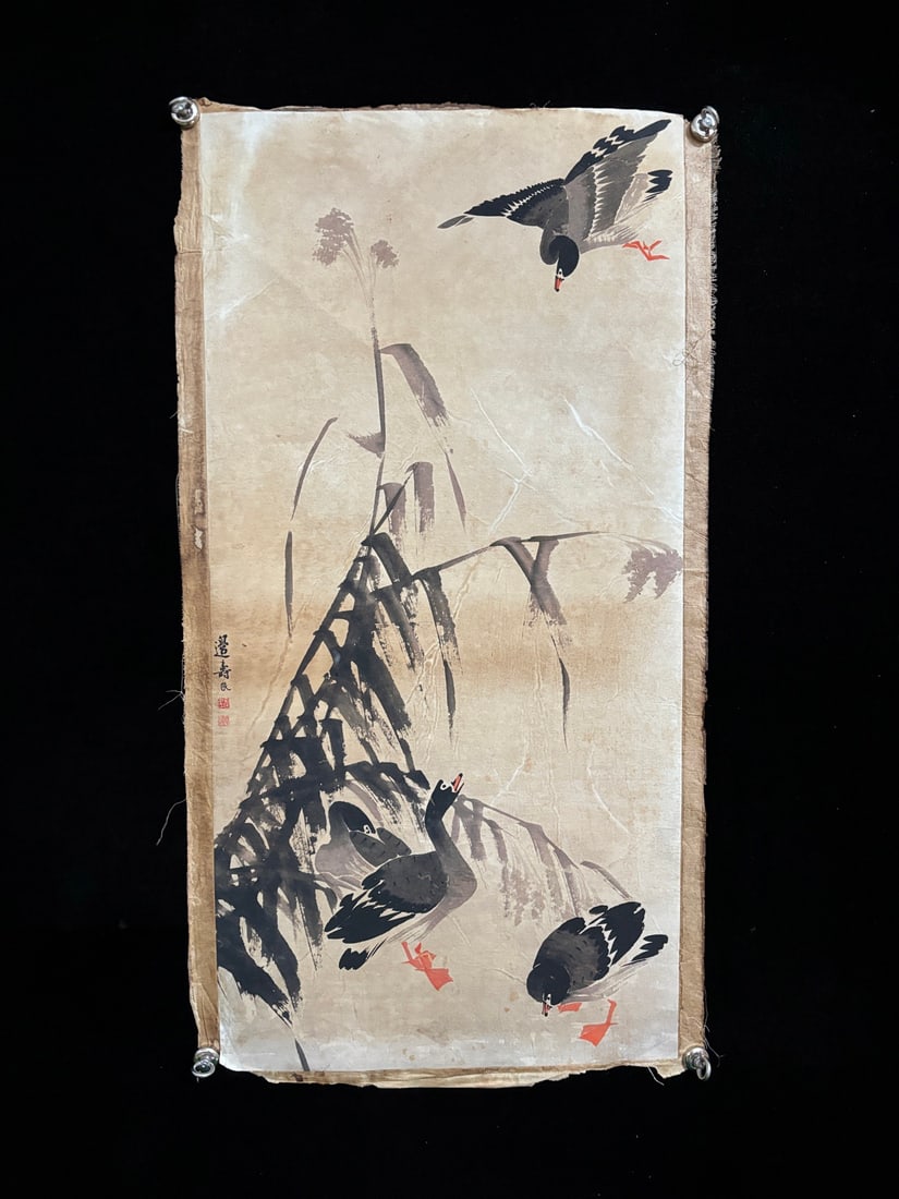 (Bian Shoumin Animals): (Bian Shoumin Animal) Old linen base plate Material: Xuan paper Size: Approximately 93cm long and 50cm wide Provenance:Private collection, Manchester, The United Kingdom. Our cooperative logistics ser