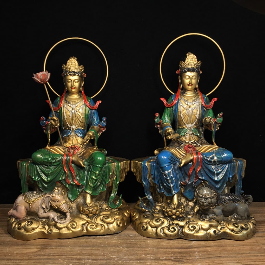 Pure copper painted Manjushri and Samantabhadra Bodhisattva: A pure copper painted Manjushri and Samantabhadra Bodhisattva statue, 22 cm long, 16 cm wide, 34 cm high, and weighing 9340 grams. Provenance:Private collection from a professor in University of Cambr