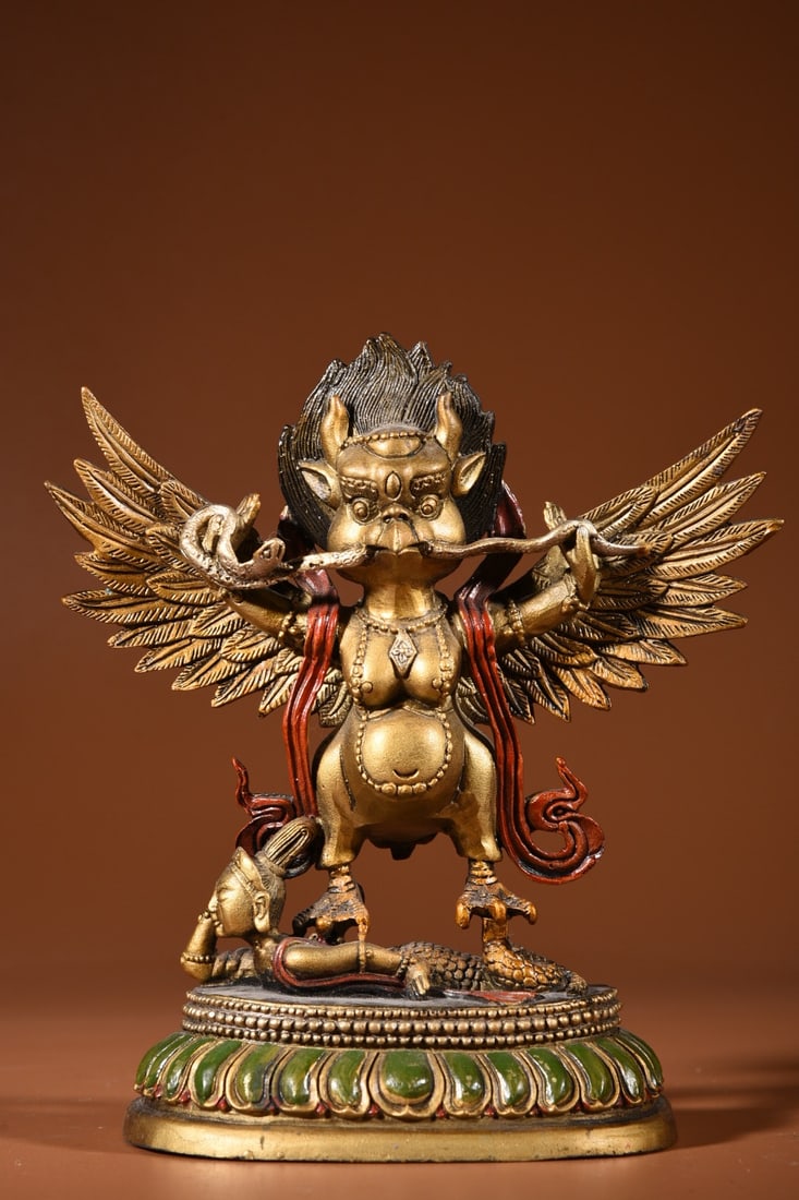 Copper-painted Garuda: A bronze painted Garuda, 17.5cm high, 16cm wide, 6.5cm thick, and weighing 795g. Provenance:A notable private collector in Kensington, London, United Kingdom. Our cooperative logistics services provid