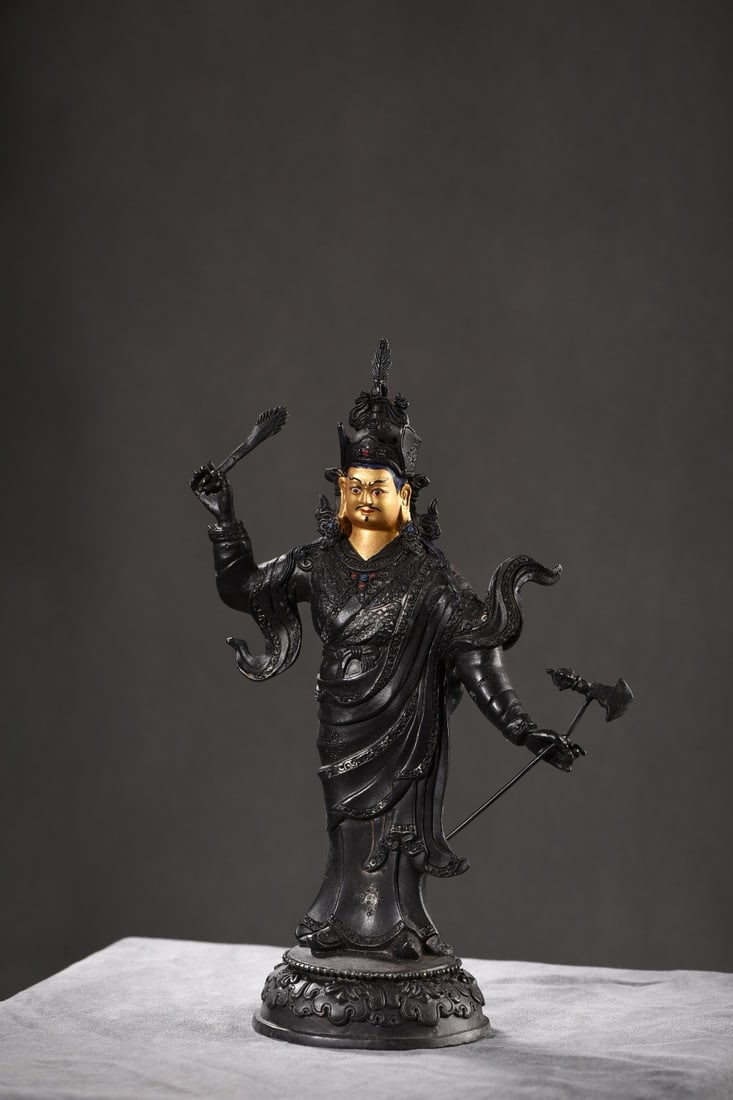 Golden Lotus Buddha statue: The statue of Guru Padmasambhava is 27cm high, 18cm wide, 8cm thick, and weighs 948 grams. Provenance:Private collection from a professor in University of York. Our cooperative logistics services prov