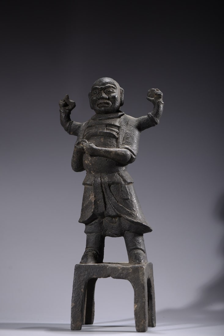 A bronze engraved statue of the Asura King: A bronze, engraved statue of the Asura King, 27cm high, 12cm wide, 7cm thick, weighing 1535g. Provenance:Private collection from a professor in University of York. Our cooperative logistics services p