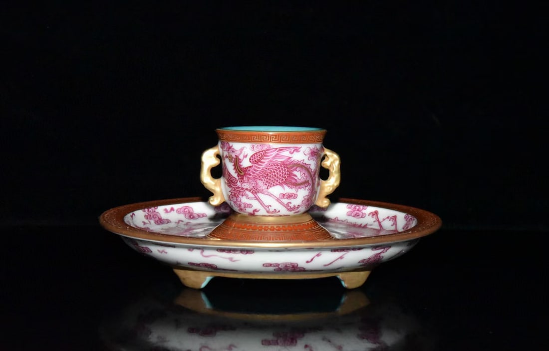 Qing Dynasty Qianlong period rouge red gold dragon and phoenix patterned tea cup saucer (1 of 9)