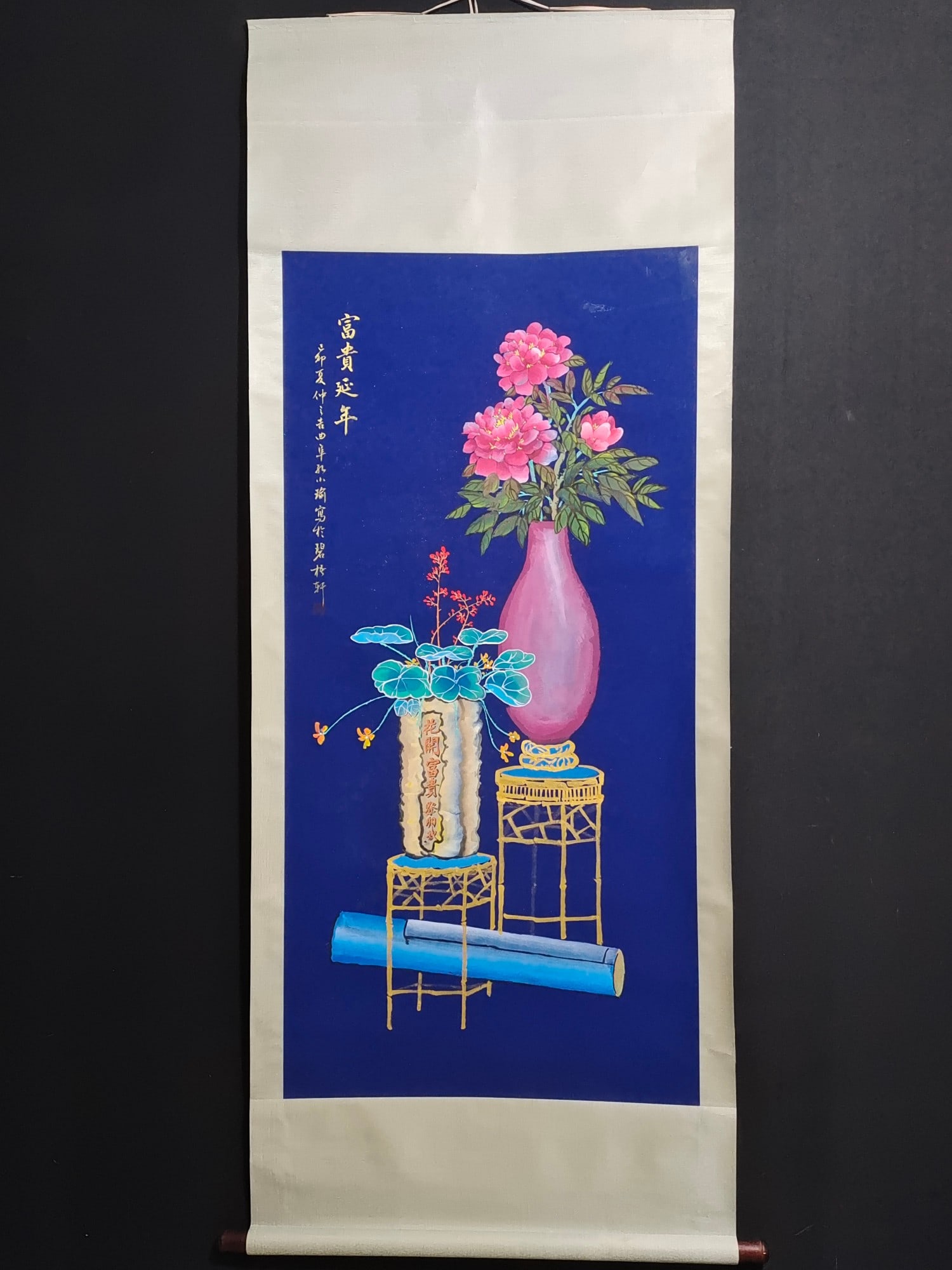 Large four-foot central scroll hand-painted floral artwork: A large four-foot hanging scroll, hand-painted floral artwork, one painting per item, photographed from the actual object, by artist Kong Xiaoyu, on gold and blue Xuan paper, framed size 198cm x 78cm,