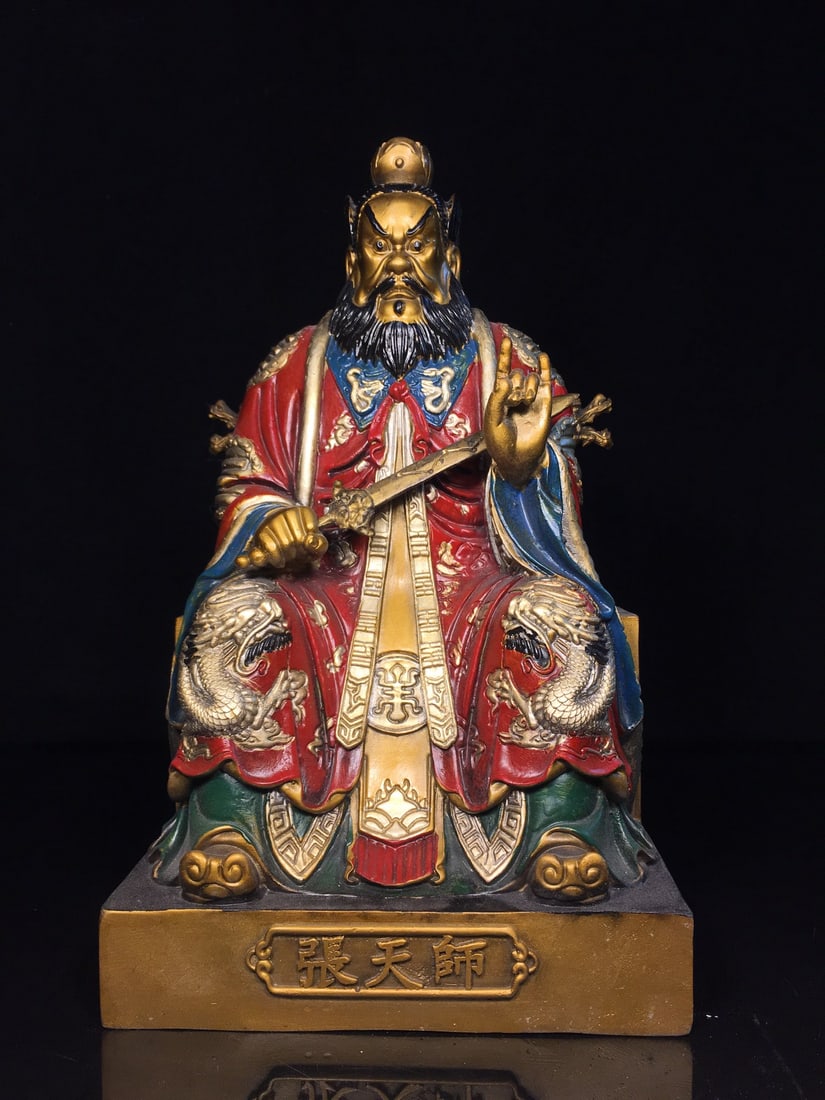 Exquisitely crafted pure copper painted Zhang Tianshi: This is a finely crafted pure copper painted Zhang Tianshi statue. It is exquisitely made with a thick patina and a unique shape. It measures 18cm wide, 30cm high, and 14.5cm thick, and weighs approxi