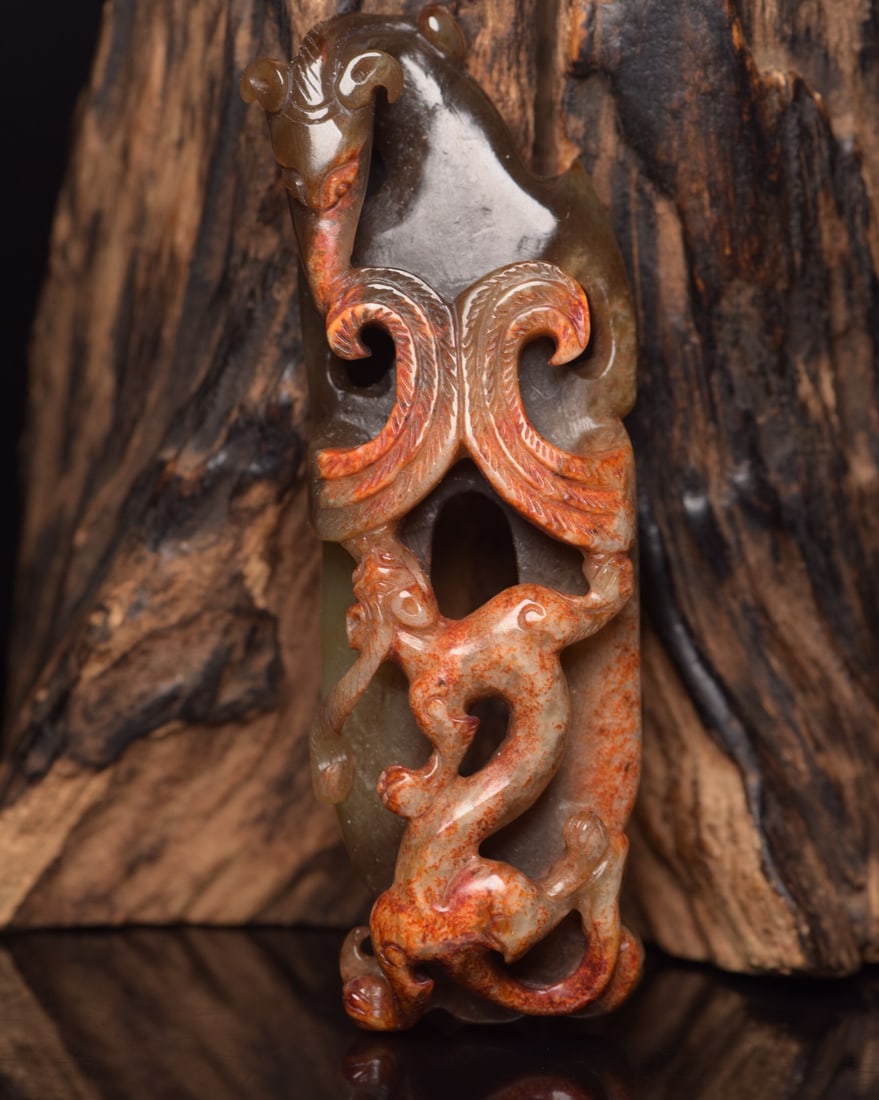 Hotan Jade Dragon and Phoenix Bi: Hetian jade dragon and phoenix bi disc dimensions: 11x3.7x1.9cm, weight 96g. The jade is warm and delicate, with natural patina, skillful carving, excellent patina, vivid carving, smooth lines, and pe