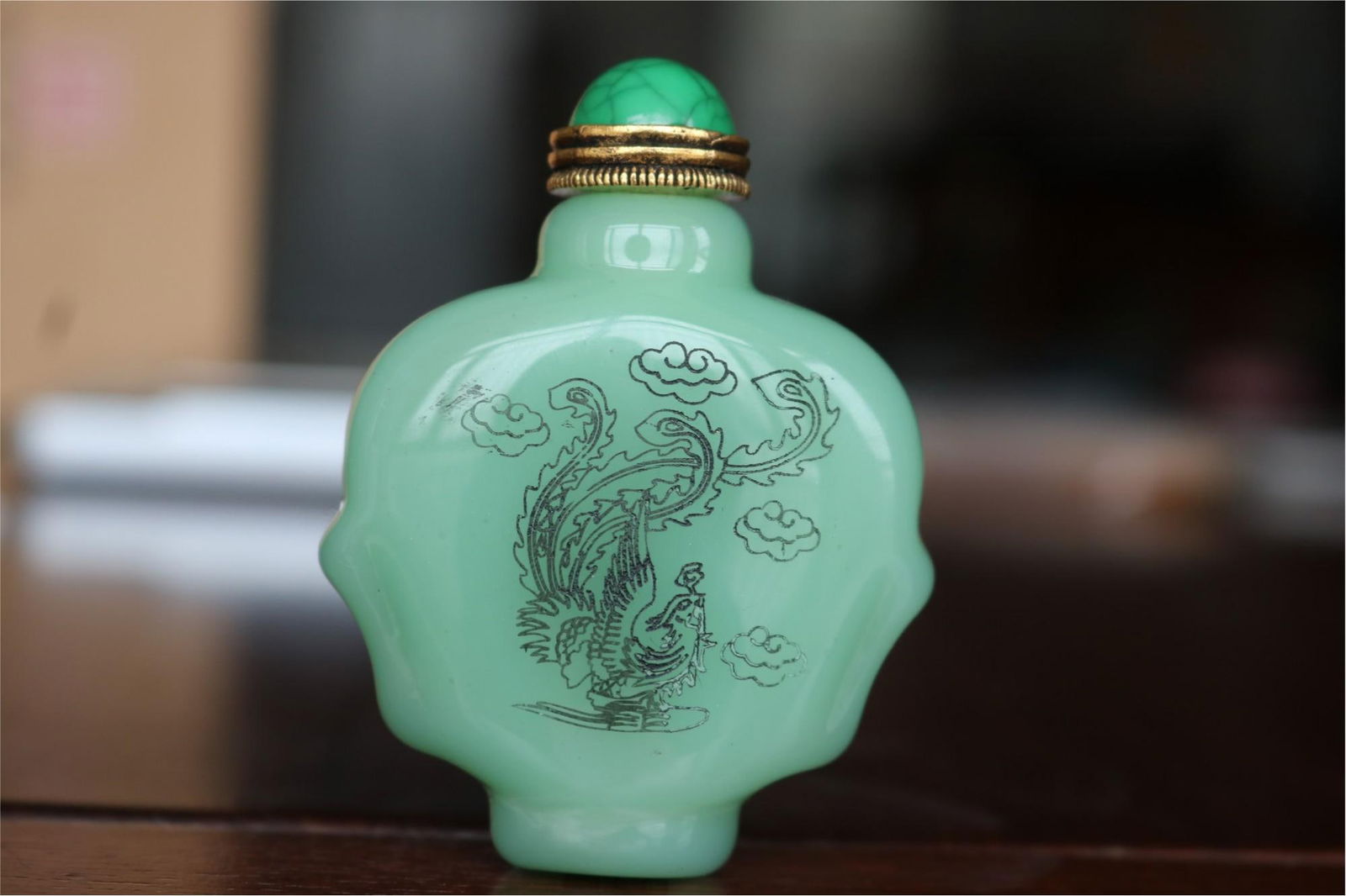 Hetian jade snuff bottle (1 of 9)