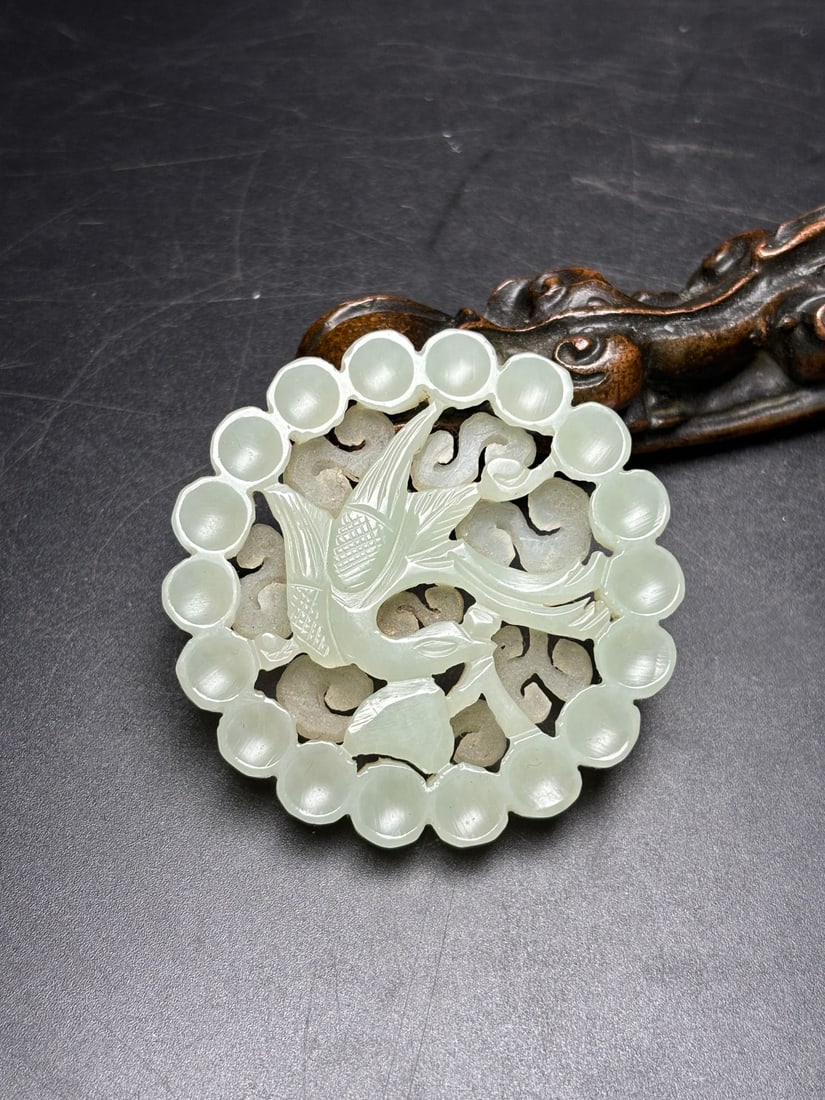 Exquisite Hetian jade crane and longevity pendant (1 of 9)