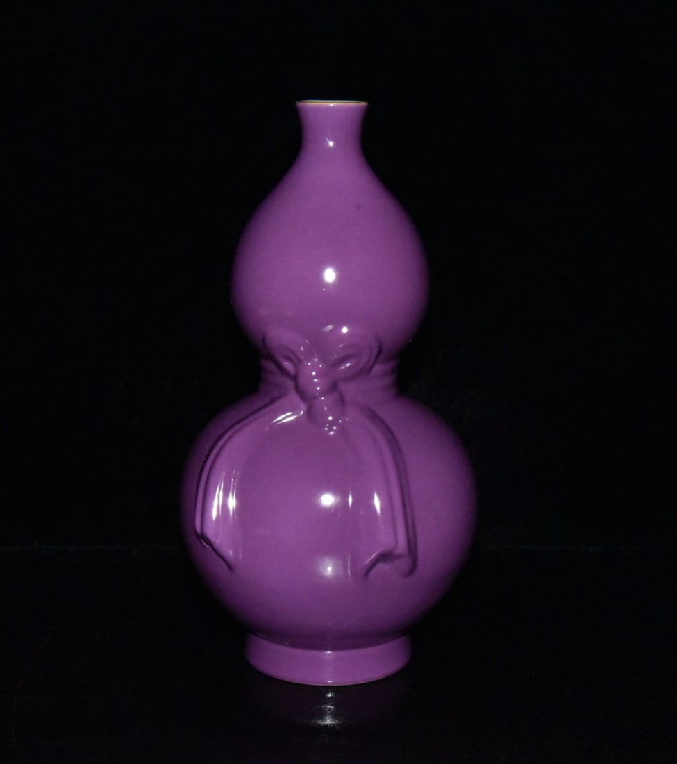 Qing Dynasty Yongzheng Period Eggplant Purple Glazed Gourd Bottle: A gourd-shaped vase with an eggplant-purple glaze from the Yongzheng period of the Qing Dynasty, measuring 25.3 x 14.5 cm. Provenance:From an old private collection in Cotswold, United Kingdom.? Our c