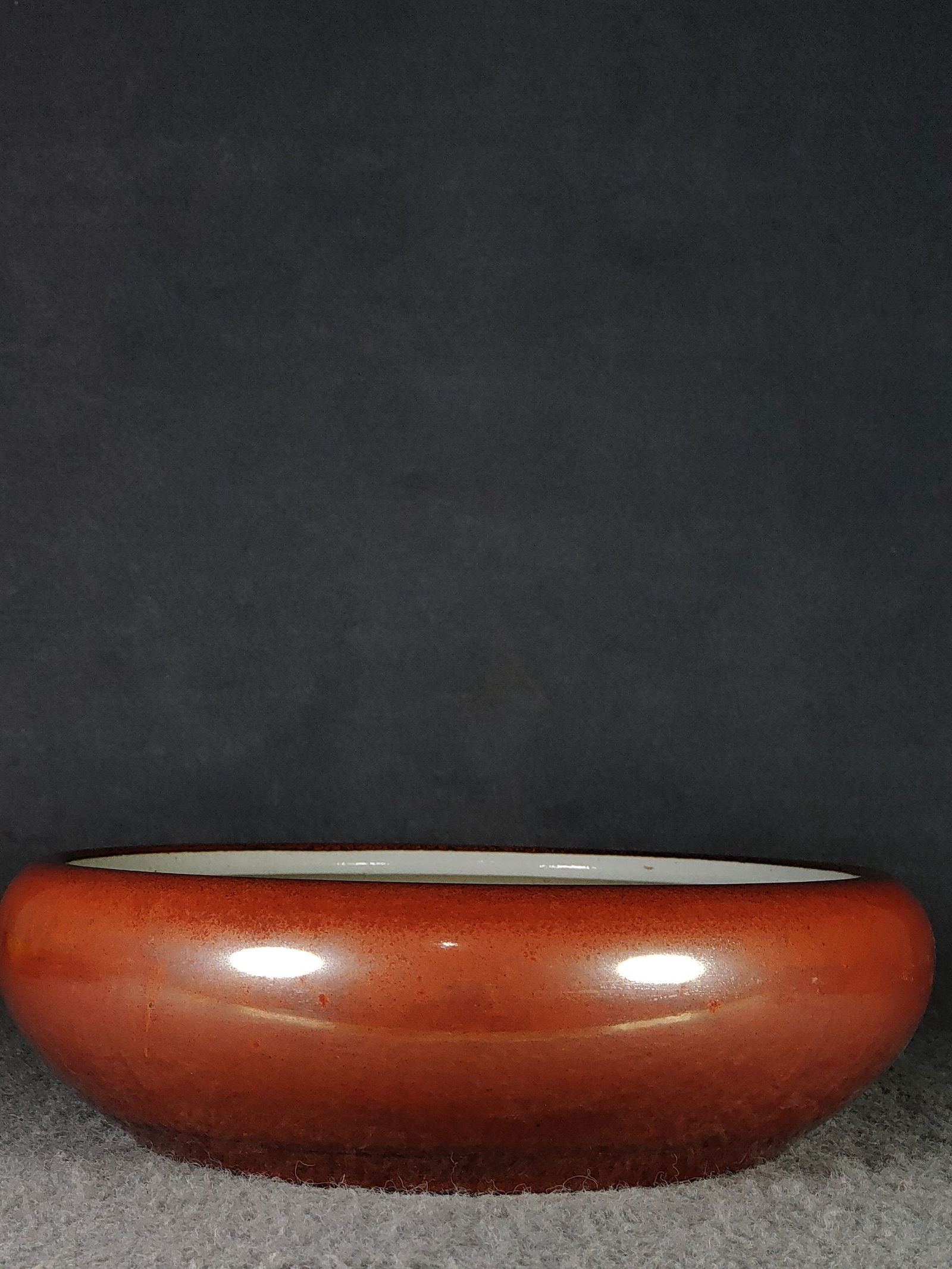 A brush washer with a dragon and phoenix relief design by Wang Bingrong from the late Qing Dynasty. (1 of 7)