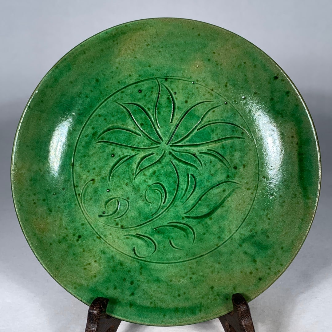Song Dynasty Ding Ware Green Glazed Floral Pattern Plate (1 of 9)