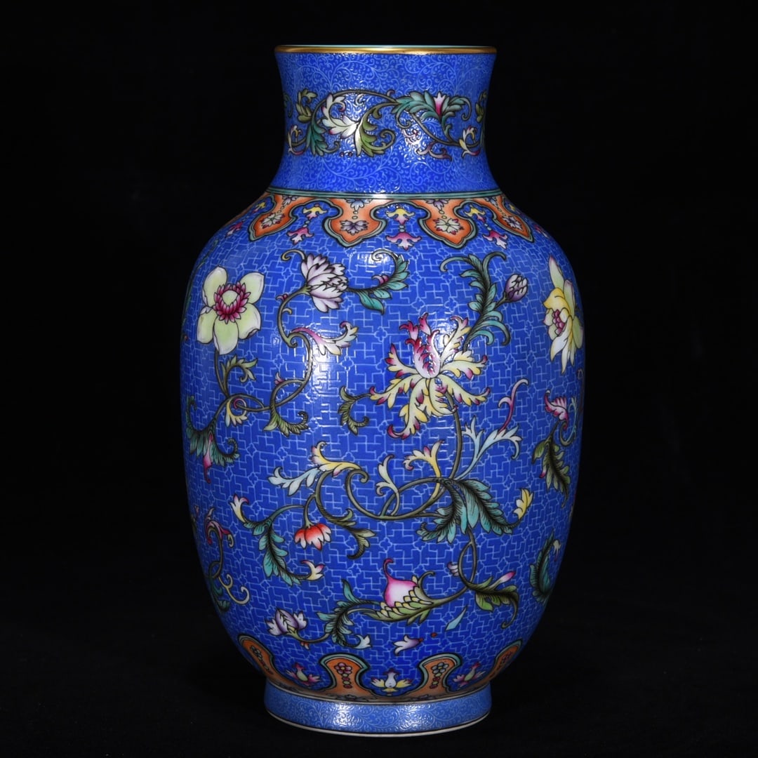 A Qianlong period (1736-1745) enamel-painted gourd-shaped vase with floral design. (1 of 9)