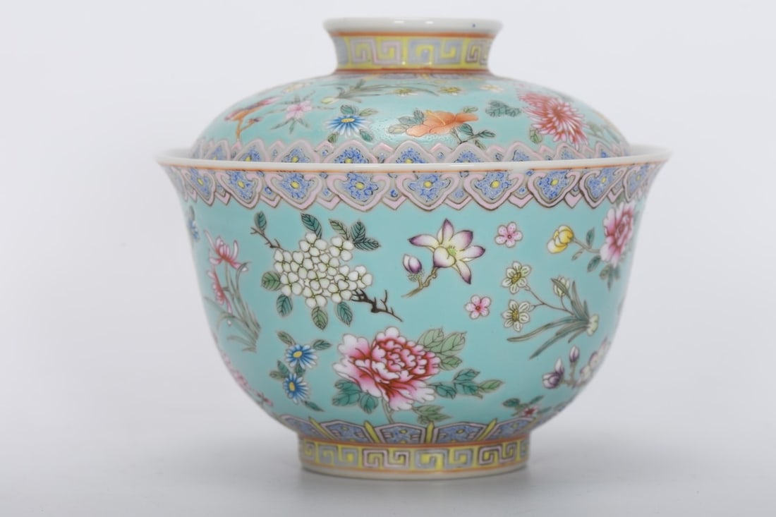 Qing Dynasty, Yongzheng Period, Enamel-painted Green Ground Covered Bowl (1 of 9)