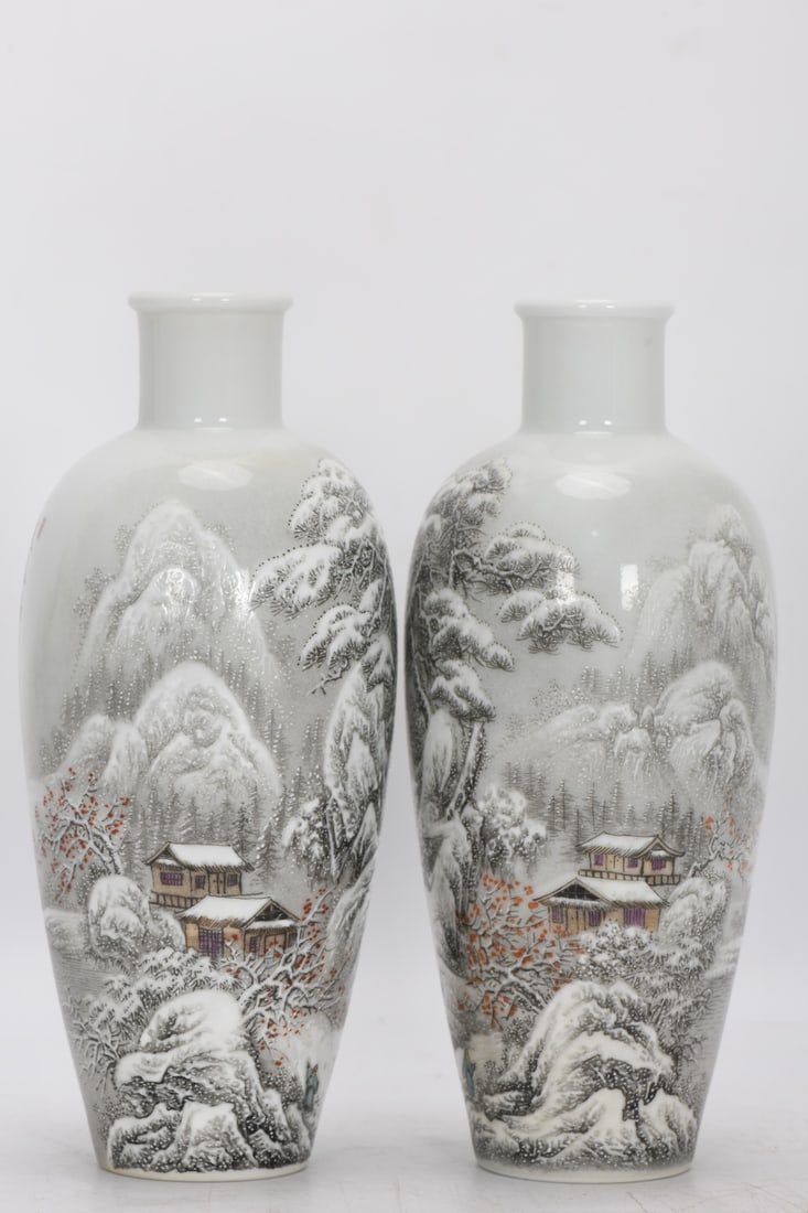 Qing Dynasty, Yongzheng Period, Enamel-painted Snow Scene and Landscape Vase: A Qing Dynasty, Yongzheng period, enamel-painted snow scene vase, 17.2 cm high, 3.3 cm in diameter at the mouth, 7.5 cm in diameter at the belly, and 4.1 cm in diameter at the base. Provenance:from th