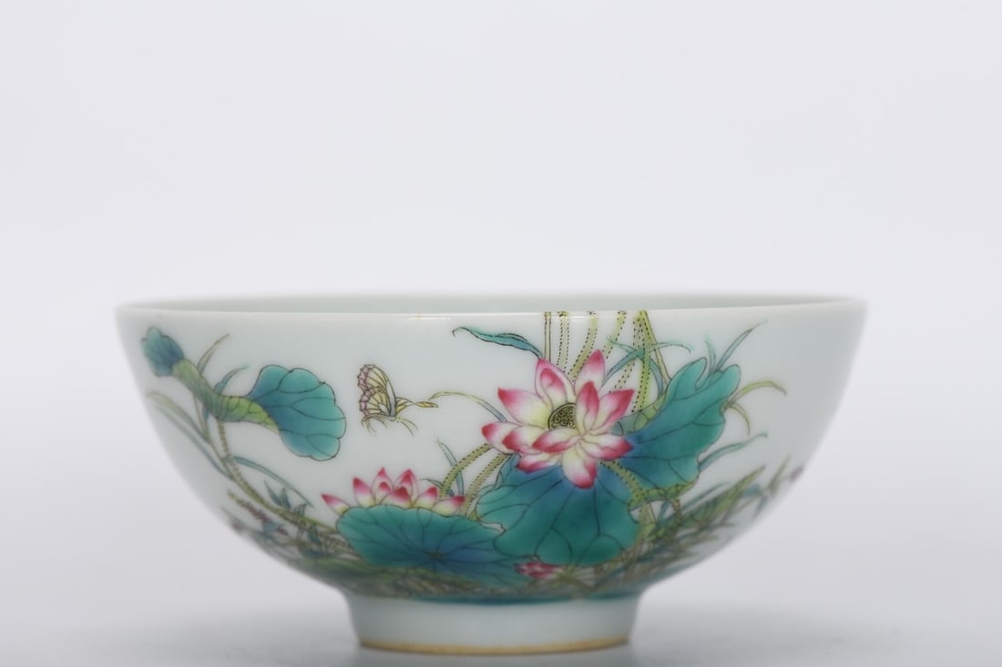 Qing Dynasty, Yongzheng Period: Enamel Lotus Flower Small Bowl: Qing Dynasty, Yongzheng Period: Enamel-painted lotus flower small bowl, 4.2 cm high, 9.1 cm in diameter at the mouth, and 3.4 cm in diameter at the base. Provenance:from the collection of George Stoph