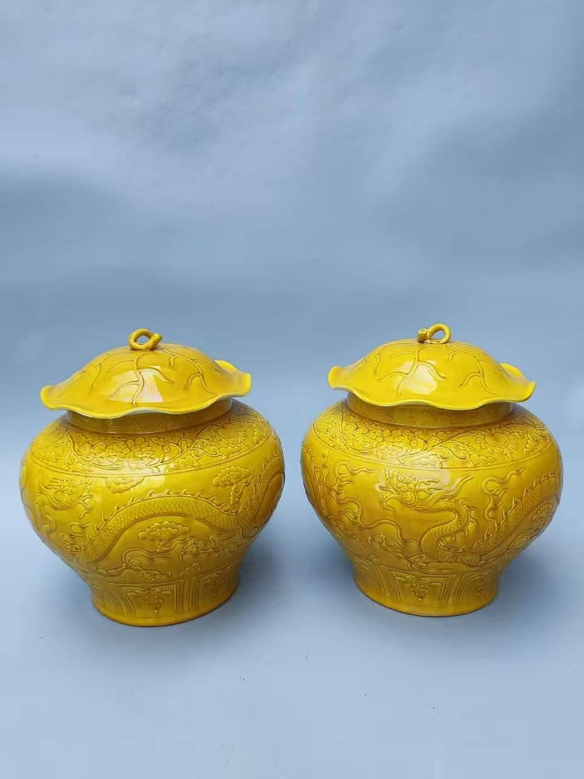 Antique porcelain: Provenance:From an old private collection in Cotswold, United Kingdom.? Our cooperative logistics services provider expertly handles both domestic and global shipping arrangements.We accept wire trans