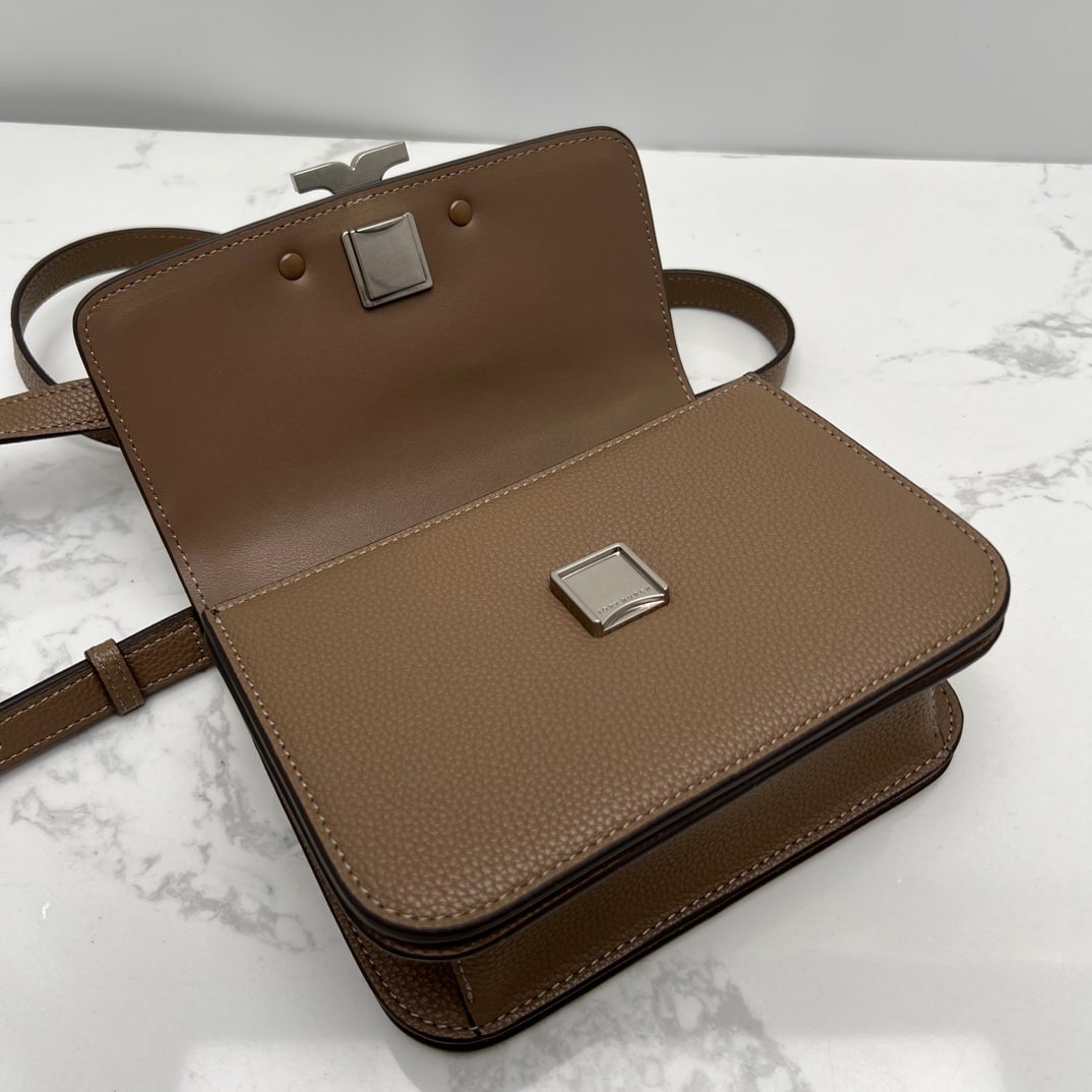 Tory Burch - 7