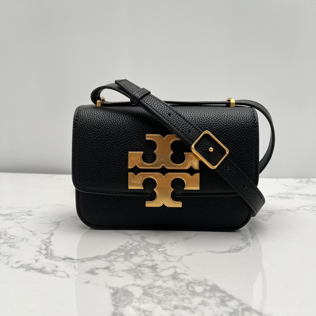 Tory Burch: The Eleanor small handbag, a new lychee-patterned gold brick tofu bag, features a sleek and stylish design, is easy to carry, and meets everyday needs. The small size measures 13.5cm in height, 19cm