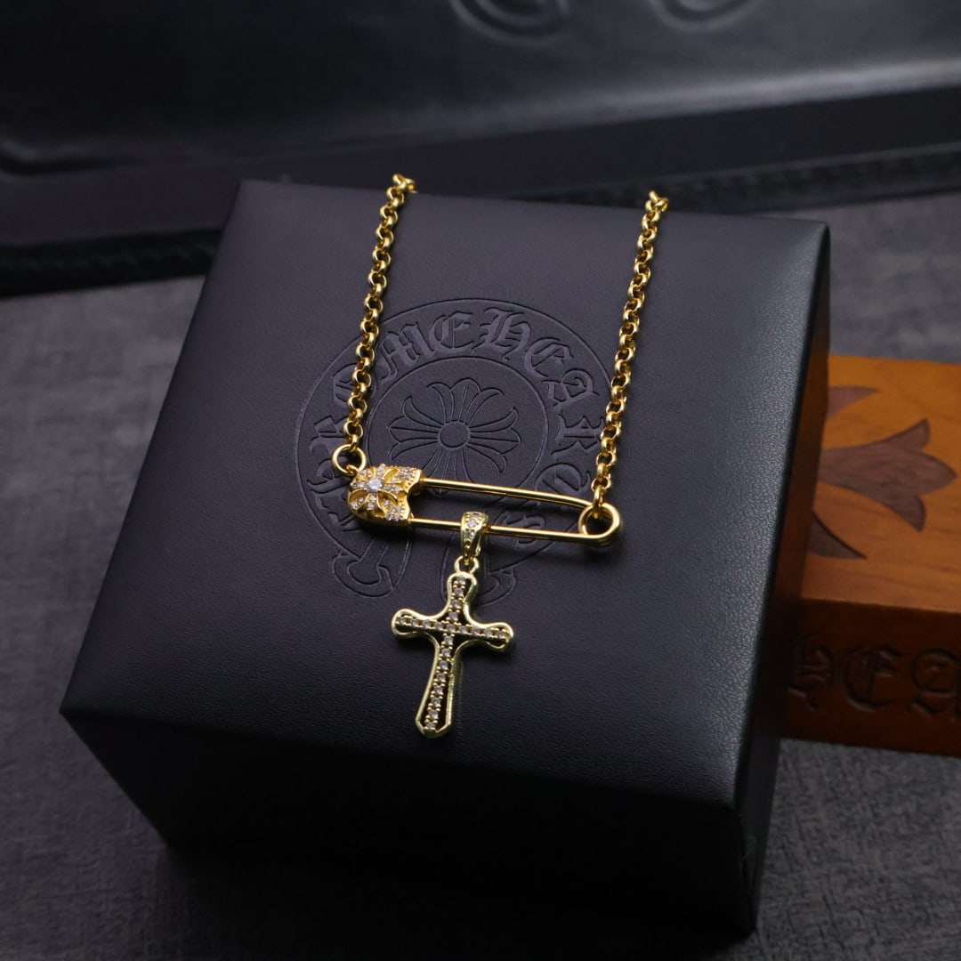 Chrome Hearts necklace: The Chrome Hearts necklace, a classic design, will make you shine with a unique radiance, whether for a date, an evening event, or everyday wear. Romantic and dreamy, it's perfect for yourself, a