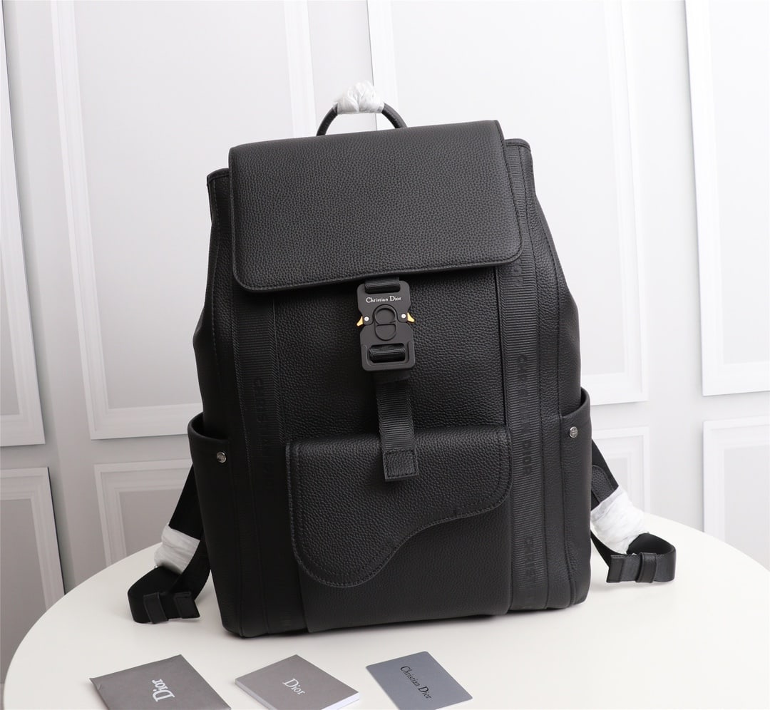 Christian Dior: Dior Oblique Men's Backpack (Black Full Leather) Beige and Black Oblique Print Black Grained Leather Front Christian Dior Embossed Logo Panel Interior DIOR Embossed Logo Black Grained Leather Flap wit