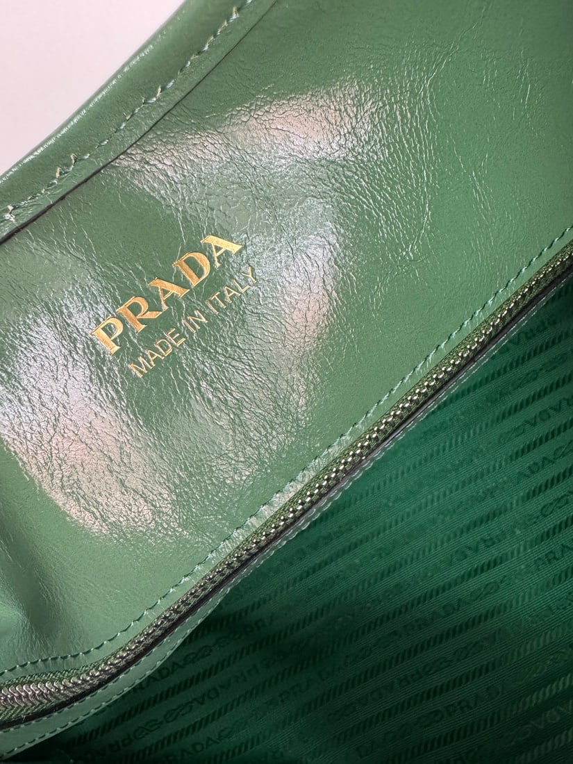 PRADA - 8