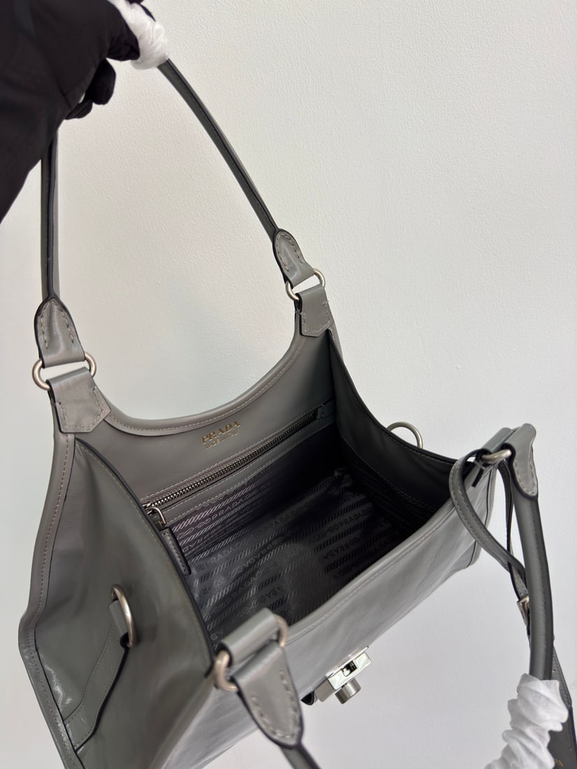 PRADA - 8