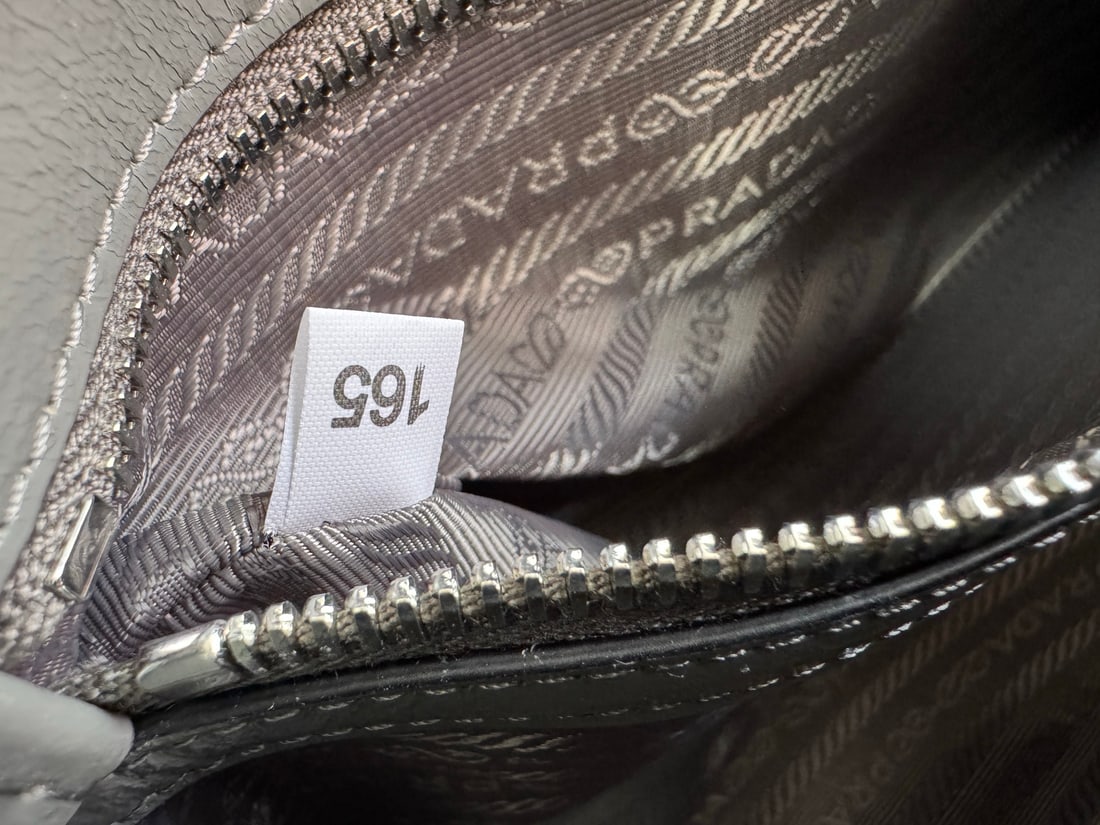 PRADA - 9