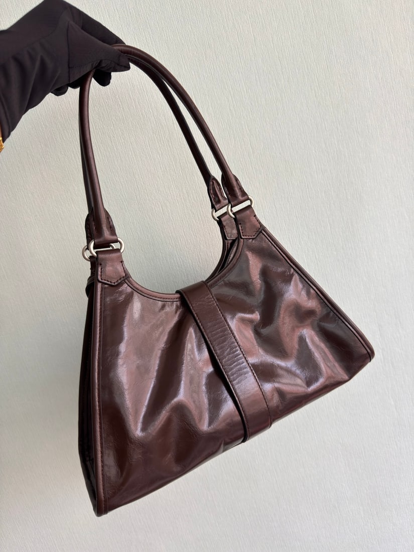 PRADA - 2
