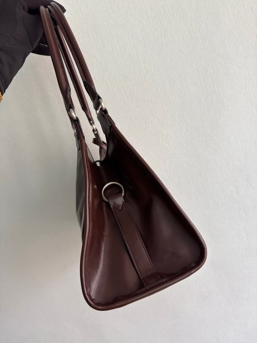PRADA - 4