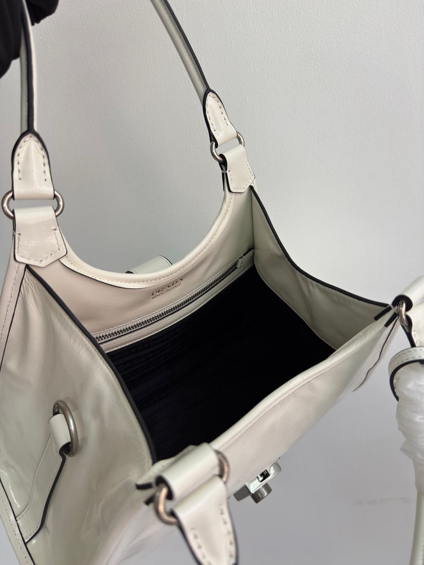 PRADA - 7