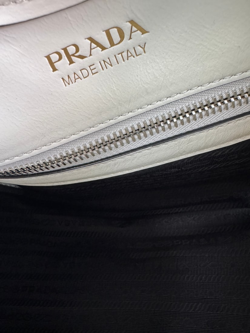PRADA - 8