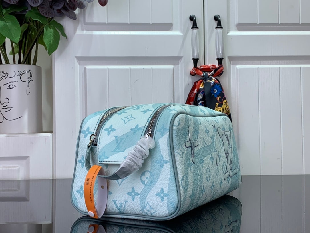 LV Dopp Kit - 4