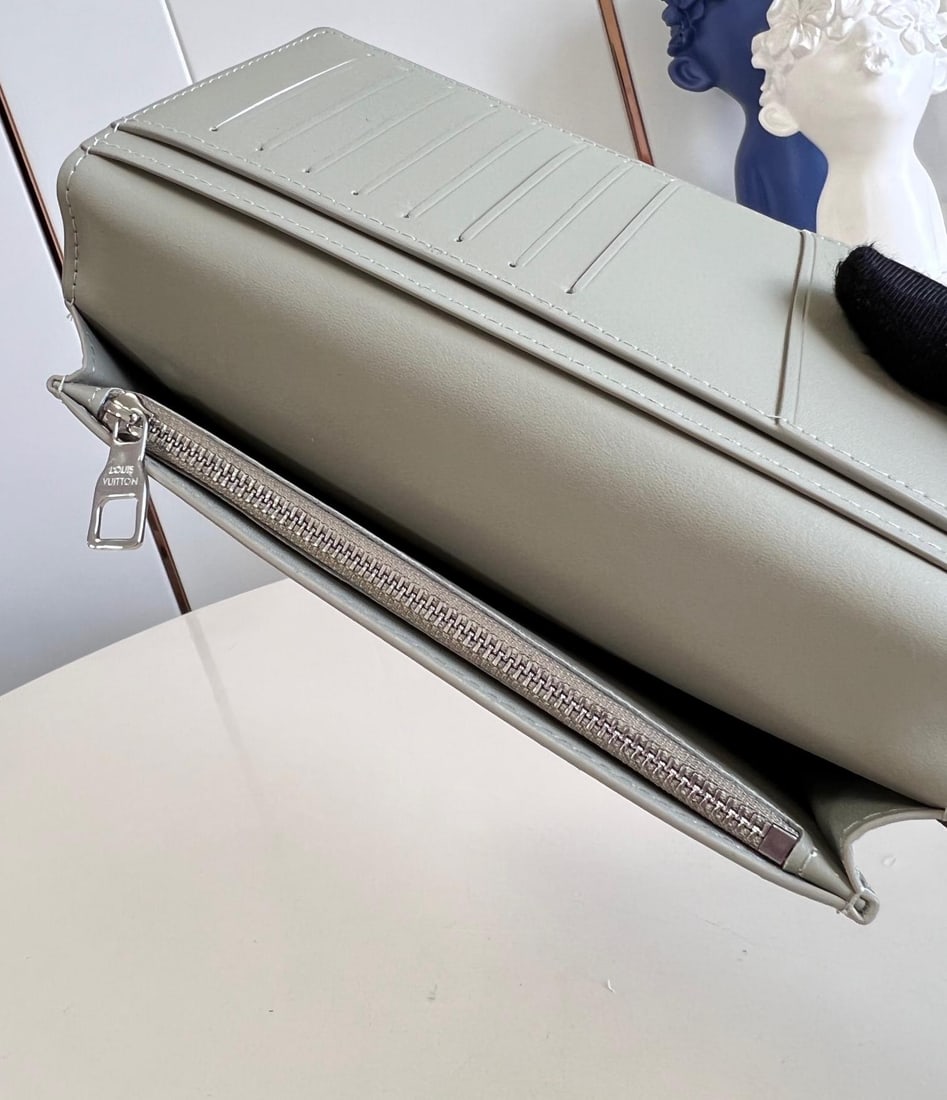 LV Aerogram Brazza - 7
