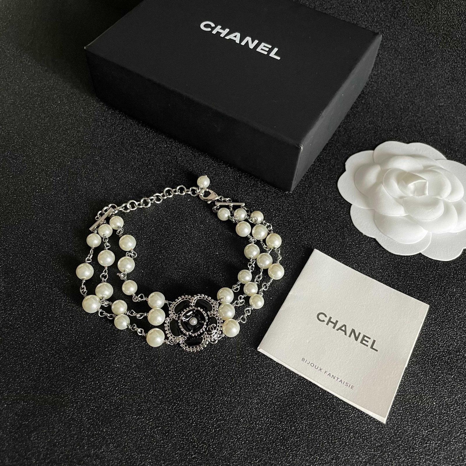 Chanel vintage bracelet: Chanel vintage bracelet with exquisite and elegant logo, exuding sophistication. Thank you for viewing our auction and we look forward to serving you as a valued Gold Standard Auctions customer! Each 