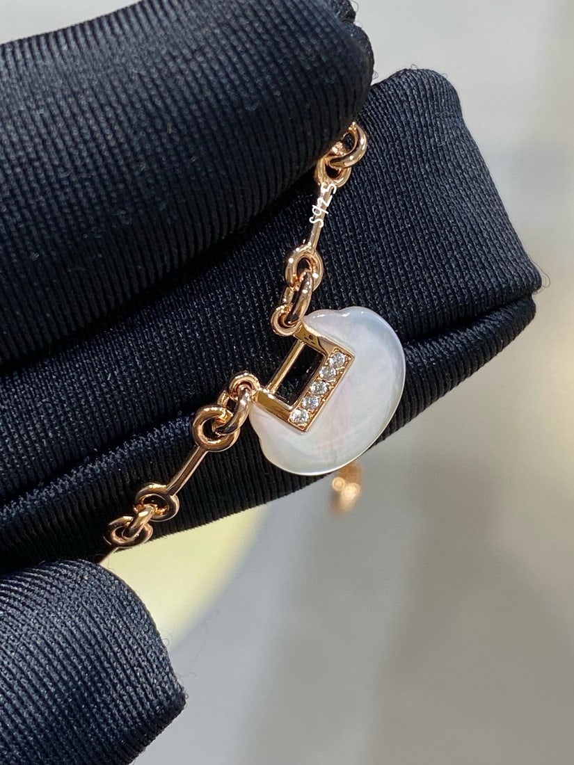 QeellnYUYI Ruyi Bracelet (1 of 8)