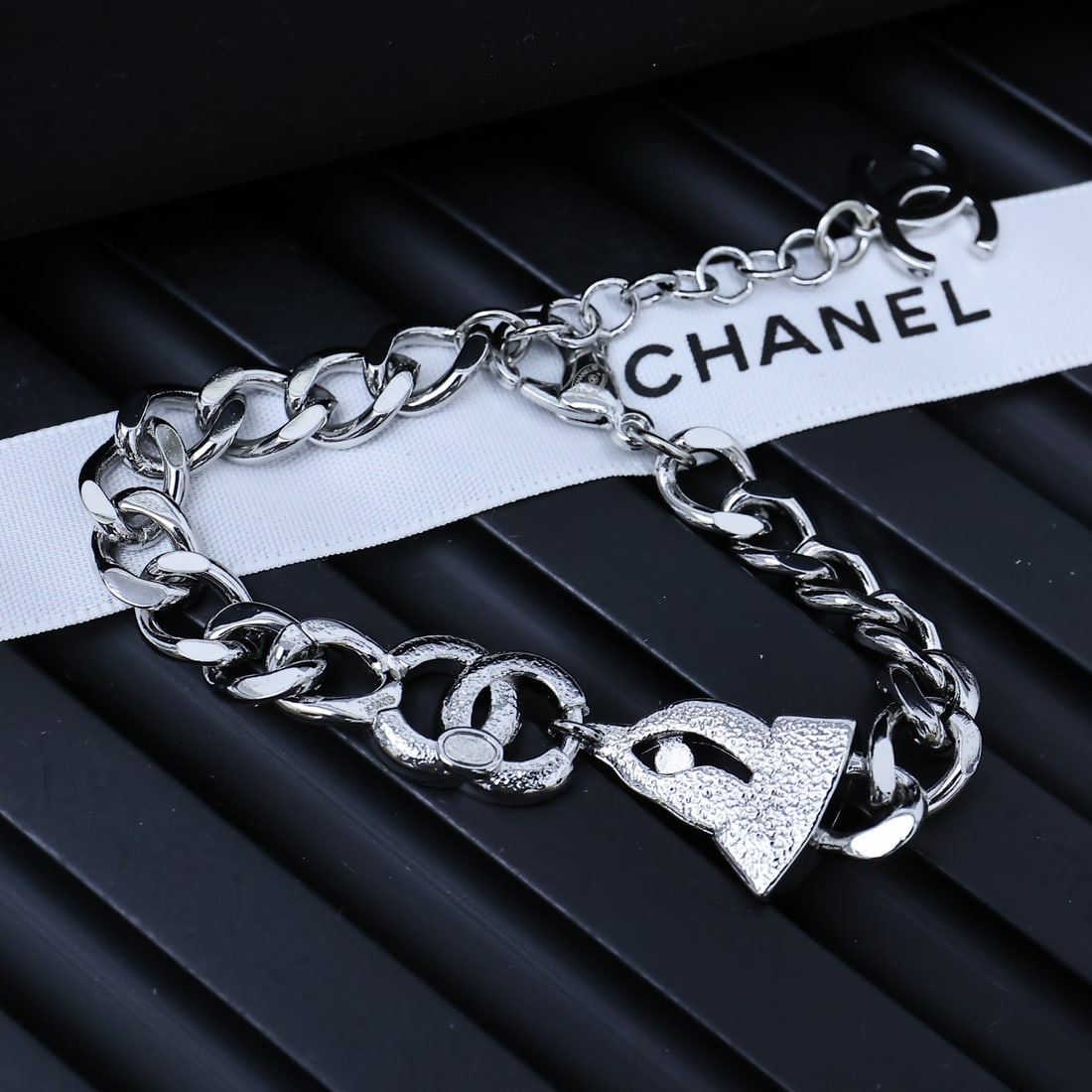 Chanel full diamond bird bracelet: Chanel full-diamond bird bracelet with a vintage feel Thank you for viewing our auction and we look forward to serving you as a valued Gold Standard Auctions customer! Each item has been carefully sel