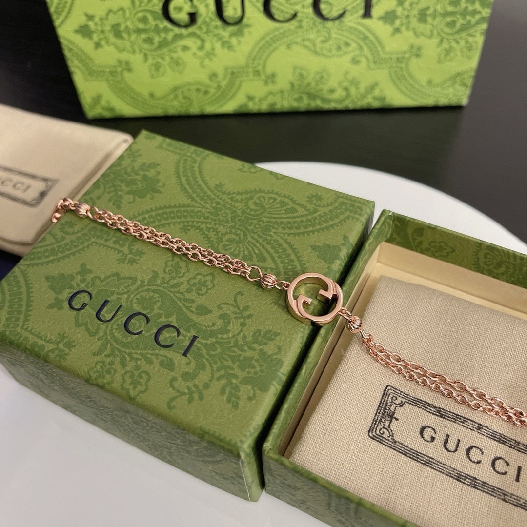 Gucci bracelet: GUCCI rose gold Gucci bracelet Thank you for viewing our auction and we look forward to serving you as a valued Gold Standard Auctions customer! Each item has been carefully selected to bring quality,